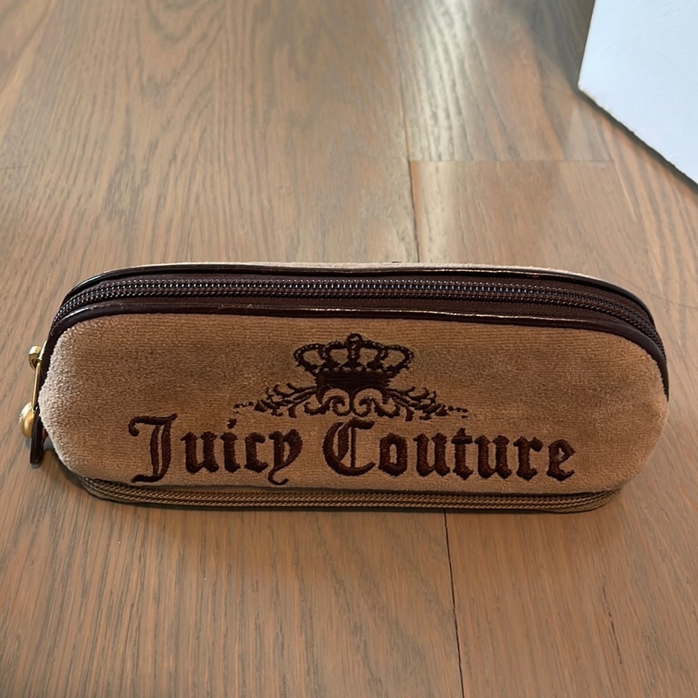 Juicy couture cosmetic pouch